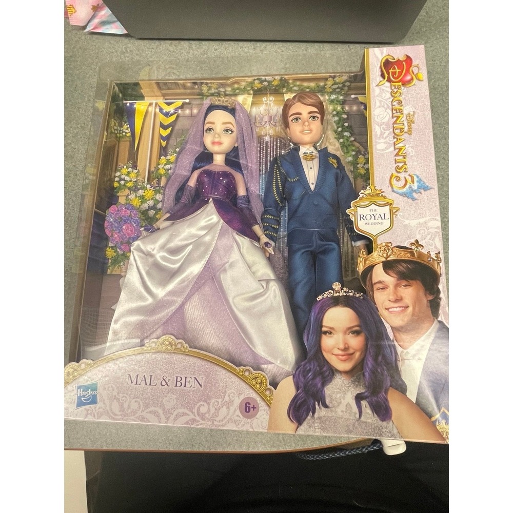 Disney Descendants 3 Mal and Ben The Royal Wedding Doll Figure Set Brand New